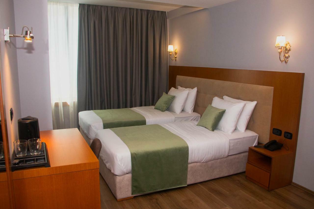 Albanopolis 4*