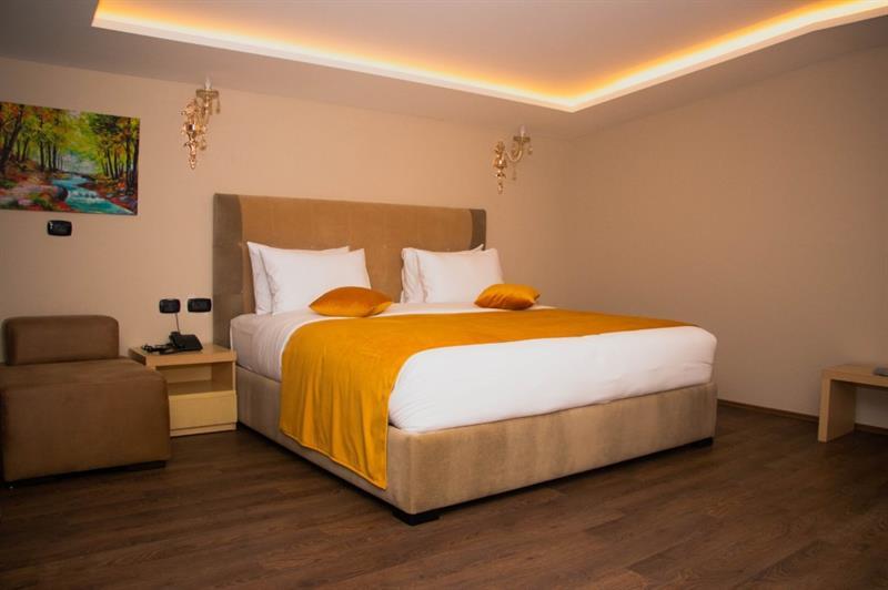 Albanopolis Hotel 4*