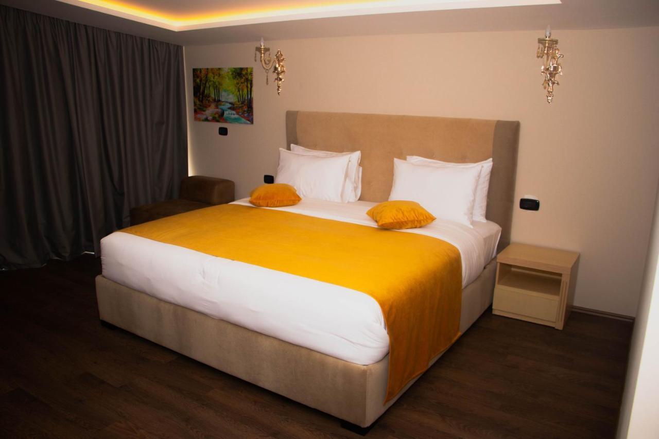 Hotel Albanopolis 4*