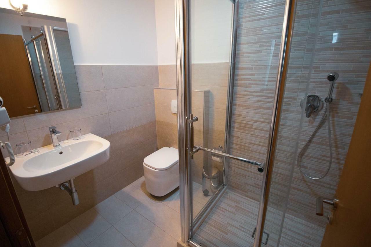 Hotel Albanopolis 4*