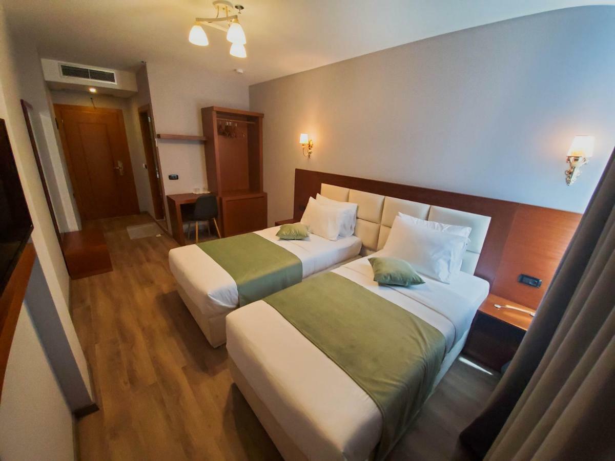 Albanopolis 4*