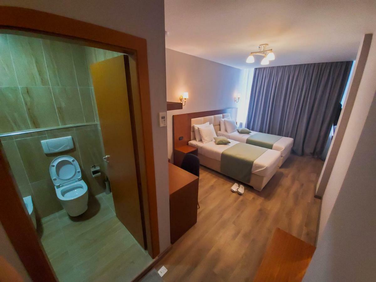 Albanopolis Hotel 4*