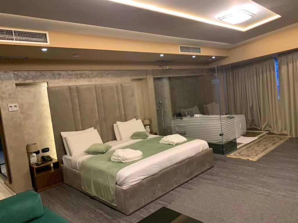 Albanopolis 4*
